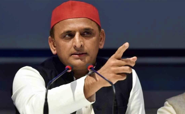 मुरादाबाद में नहीं मिली अखिलेश यादव के प्लेन को लैंडिंग की अनुमति