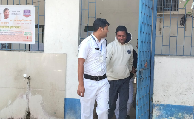 कोलकाता एअरपोर्ट से बैग में 4 राउंड गोलियों के साथ बिहार निवासी गिरफ्तार