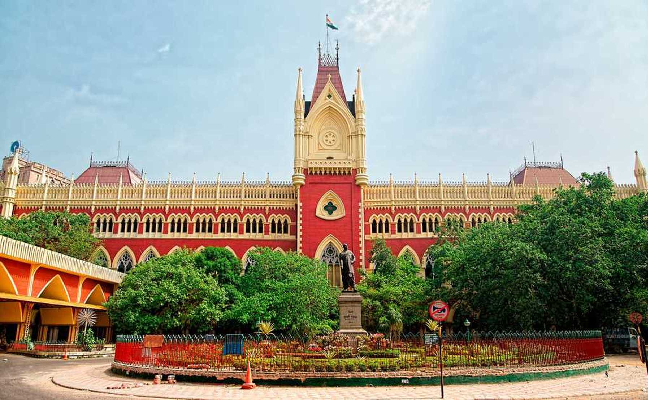 नाबालिग को अंडरवियर उतारकर सोने के लिए मजबूर करना रेप के समान है: कलकत्ता हाईकोर्ट 
