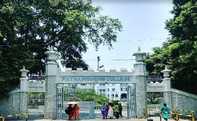 Model-building contest at Patna Women's College