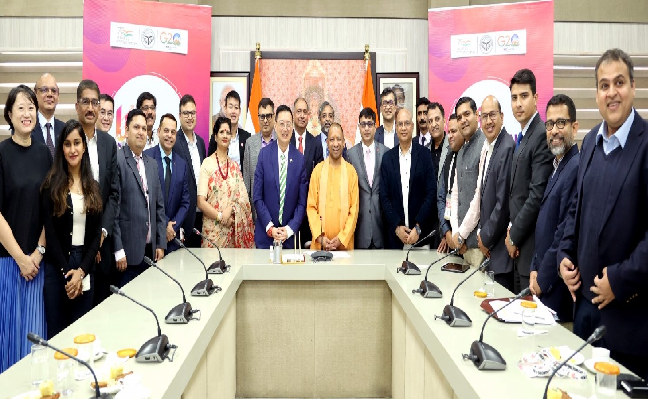 जीआईएस : निवेश महाकुंभ के बीच मुख्यमंत्री योगी की सिंगापुर के प्रतिनिधिमंडल से मुलाकात