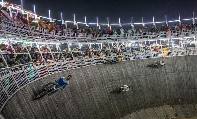 9 injured after stuntman loses control, rams bike into audience in West Bengal's Asansol 