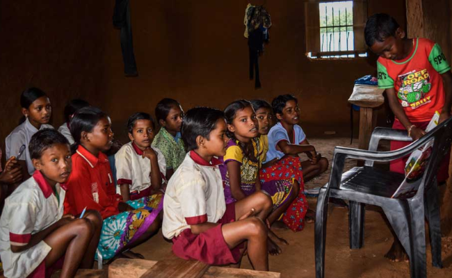 Mahuadanr tribal students go on educational vacation with PTR in Jharkhand