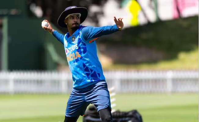 Shreyas Iyer returns for Delhi Test vs AUS after recovering from back injury 