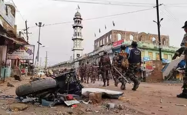 पलामू में हिंसा के बाद हालात सामान्य, 1000 पुलिसकर्मी तैनात