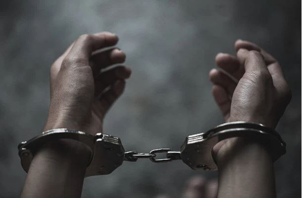 एक बांग्लादेशी घुसपैठिया सहित दो चढ़े बीएसएफ के हत्थे 
