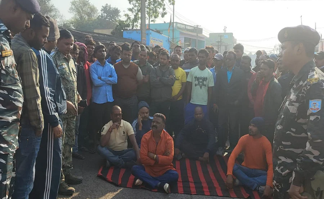कांग्रेस विधायक प्रतिनिधि की गोली मारकर हत्या, विरोध में रांची-भुरकुंडा मार्ग जाम