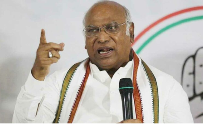 गैस सिलेंडर के बढ़े दाम को लेकर कांग्रेस ने जताया विरोध