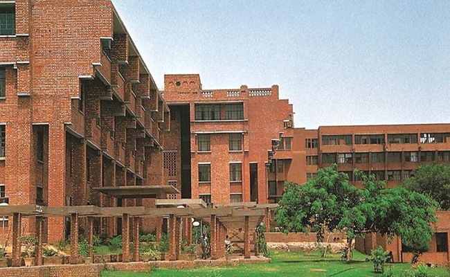 जेएनयू में हिंसा के लिए धरना, प्रवेश रद्द करने पर ₹20,000 का जुर्माना