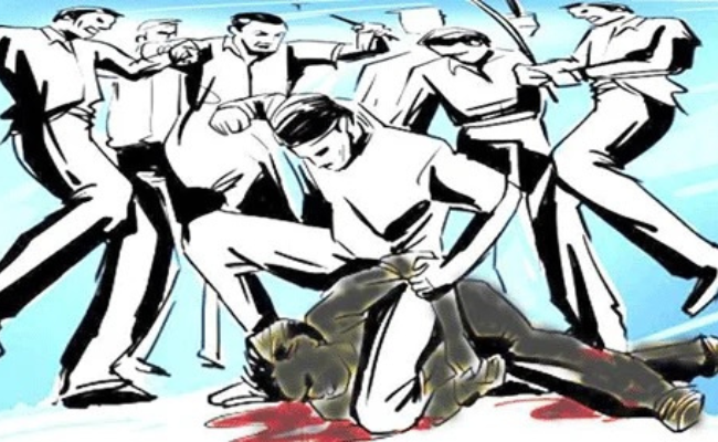 Microfinance worker attacked with sharp weapons in Howrah's Golabari