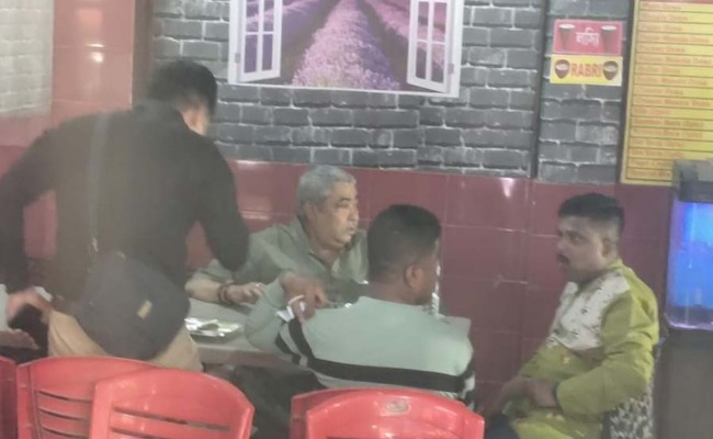  Anubrata Mondal, on way to Kolkata, met two mysterious men; raises concern