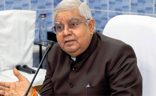 विवादों में उपराष्ट्रपति: राज्यसभा की 20 कमेटियों में उपराष्ट्रपति धनखड़ के निजी स्टाफ, कांग्रेस ने उठाए सवाल
