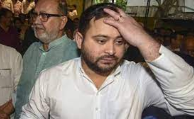 जमीन के बदले नौकरी घोटाले में तेजस्वी यादव से सीबीआई की पूछताछ जारी