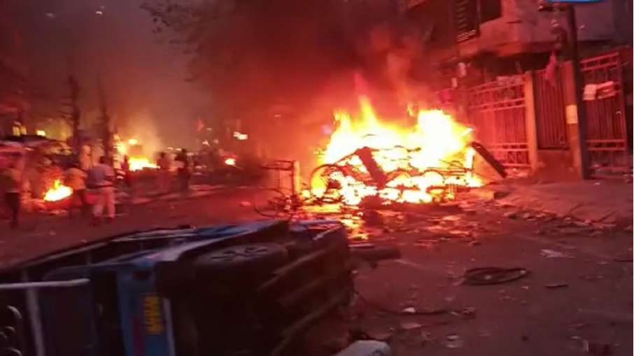 कोलकाता समेत पूरे राज्य में निकली रामनवमी की भव्य शोभायात्रा, हावड़ा में पथराव और आगजनी	03/30/2023 