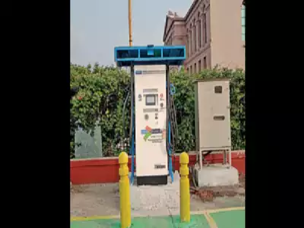 KMC to ink deal with Mumbai firm to set up 40 EV charging stations