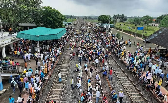 Kurmi movement disrupts transport; 64 trains canceled from Howrah for 3rd day