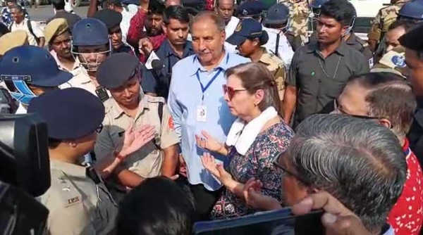 फैक्ट फाइंडिंग टीम के सदस्यों को पुलिस ने शिवपुर जाने से रोका
