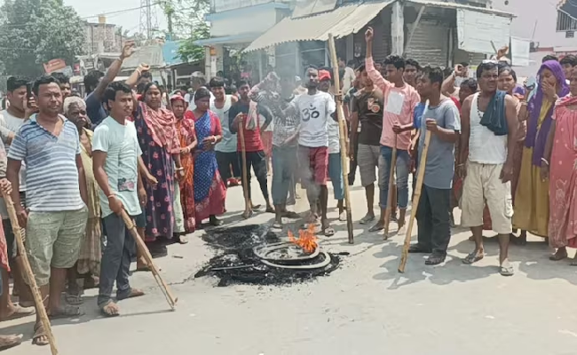Protests and investigation demand follow student's death in Bengal's Uttar Dinajpur