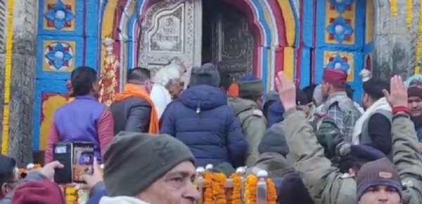 केदारनाथधाम के कपाट खुले, हर-हर महादेव के जयघोष से गूंजा परिसर
