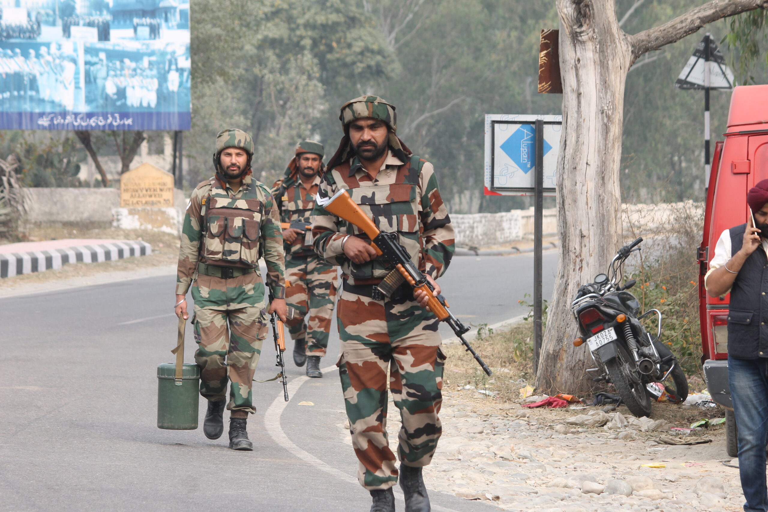 कुपवाड़ा मुठभेड़ में दो आतंकी ढेर,  दूसरे आतंकियों की तलाश में अभियान जारी