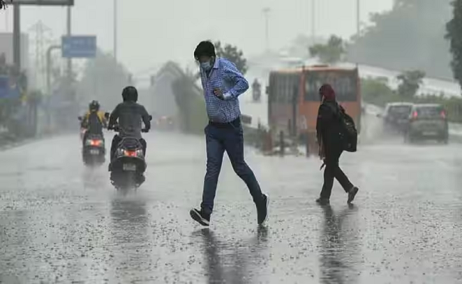Cyclone Mocha getting stronger, rain alert with thunderstorm in many parts of Bengal