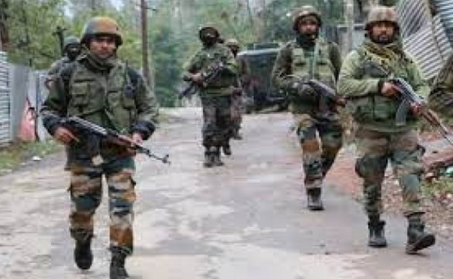सुरक्षा बलों ने राजौरी में एक आतंकवादी को ढेर किया, बाकी के सफाये के लिए सैन्य अभियान जारी