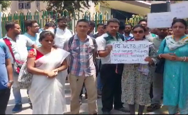 36,000 teachers protest after Calcutta High Court orders dismissal