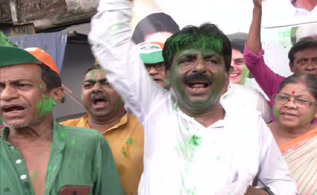 Festive mood in Bengal as Congress-JD(S) alliance wins in Karnataka