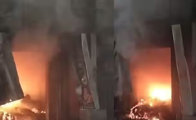 Intense fire engulfs Malda's English Bazar after firecracker shop blast; 2 killed