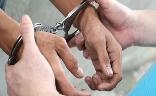 बैरकपुर डकैती और हत्या के मामले में दो गिरफ्तार, शनिवार को 12 घंटे बंद का आह्वान