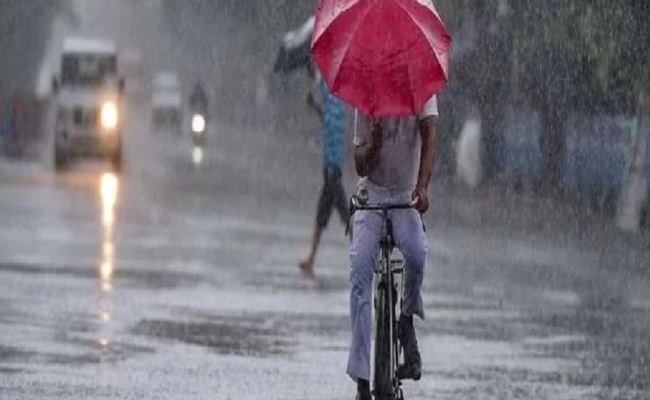 Rain persists in Kolkata and other parts of West Bengal, Meteorological department reports