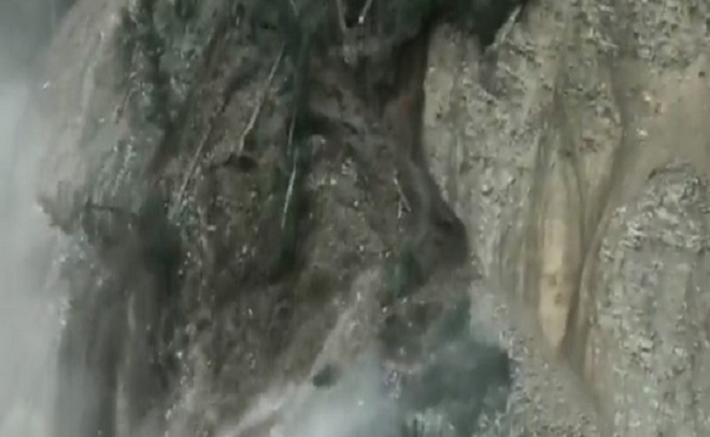 Major landslide hits Jammu and Kashmir’s Ratta Chamb, traffic movement suspended