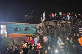 ओडिशा में कोरोमंडल एक्सप्रेस मालगाड़ी से टकराई:50 की मौत, 350 से अधिक घायल; CM घटनास्थल पर जाएंगे, पीएम मोदी ने हादसे पर दुख जताया है