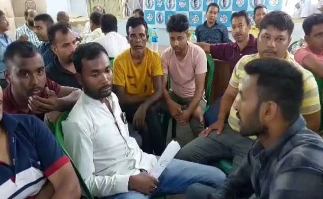 Panchayat election tickets being sold in Bankura for lakhs of rupees! TMC supporters protest at the office