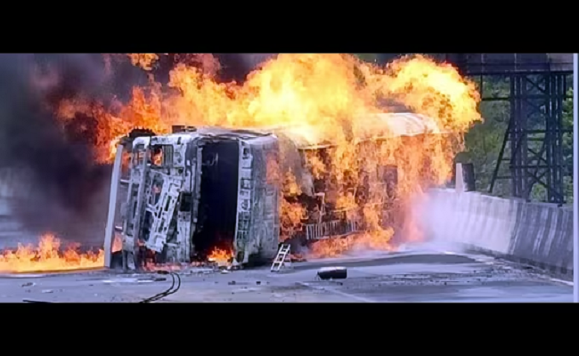 4 dead, three injured as chemical-laden tanker explodes on Pune-Mumbai Expressway