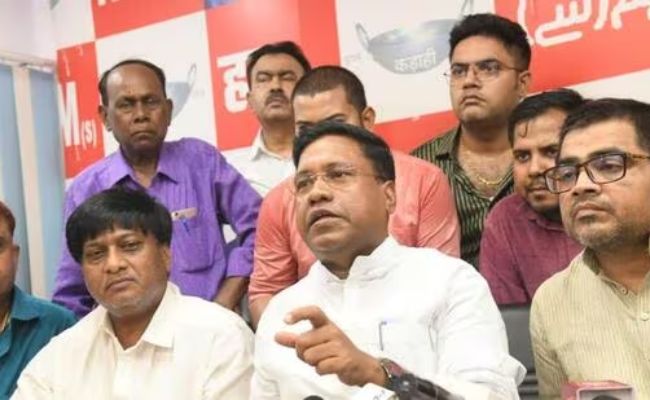 Resignation of Bihar Minister adds to Nitish Kumar's headache ahead of key opposition meeting