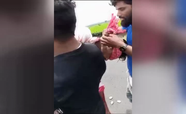 Violent attack on opposition candidates during nomination submission in Chopra, North Dinajpur