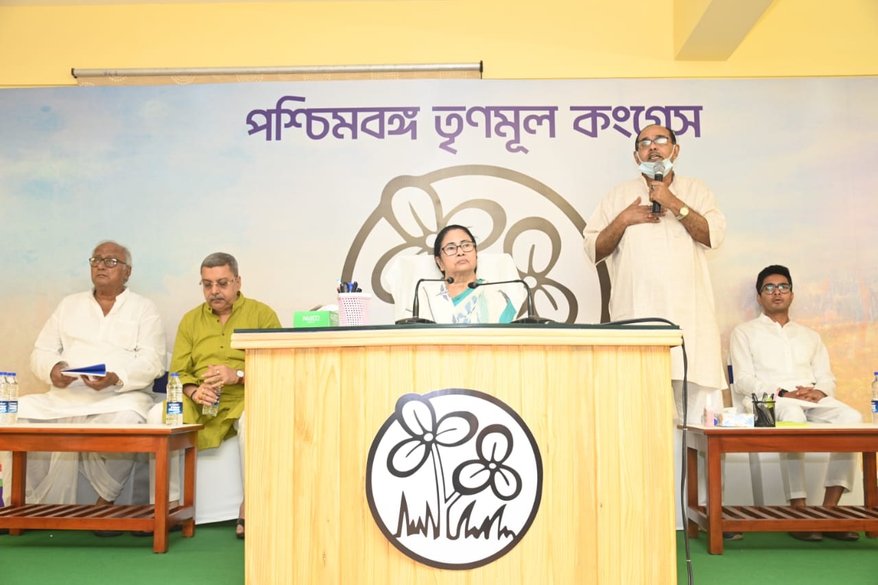ईंट का जवाब पत्थर से देंगे, विपक्षी पार्टियों को ममता की चेतावनी, टीएमसी के निर्दलीयों के खिलाफ लेंगे एक्शन