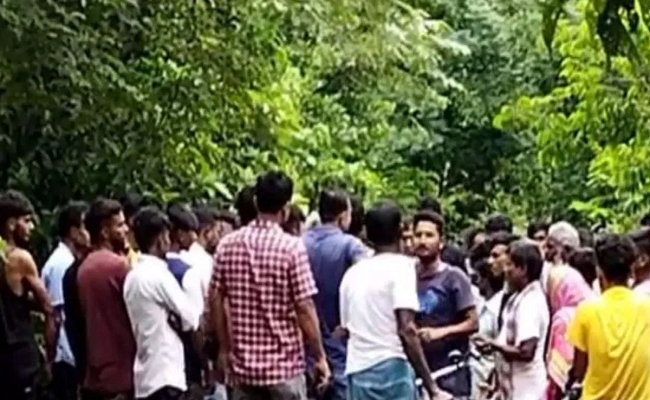  Clash erupts between TMC and CPM supporters during Panchayat election campaigning; 7 injured