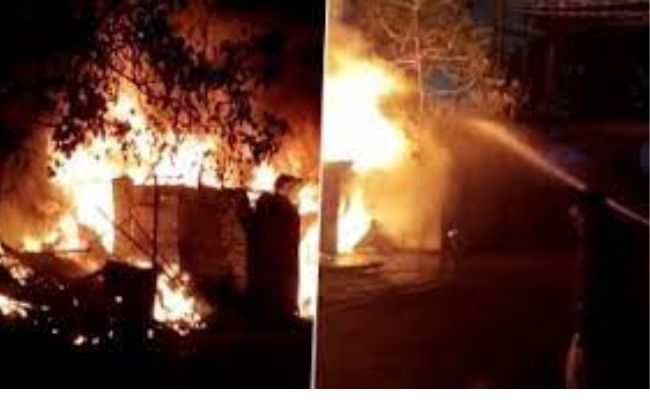 Massive fire engulfs six shops in Assam Border market