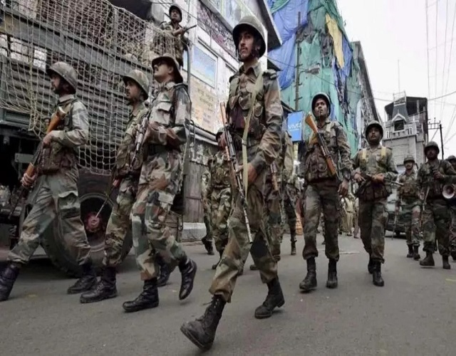 बंगाल पहुंचे केंद्रीय बलों के और 20 कंपनी जवान