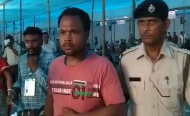 Trinamool counting agent chewed 2 ballot papers in WB Panchayat elections, detained