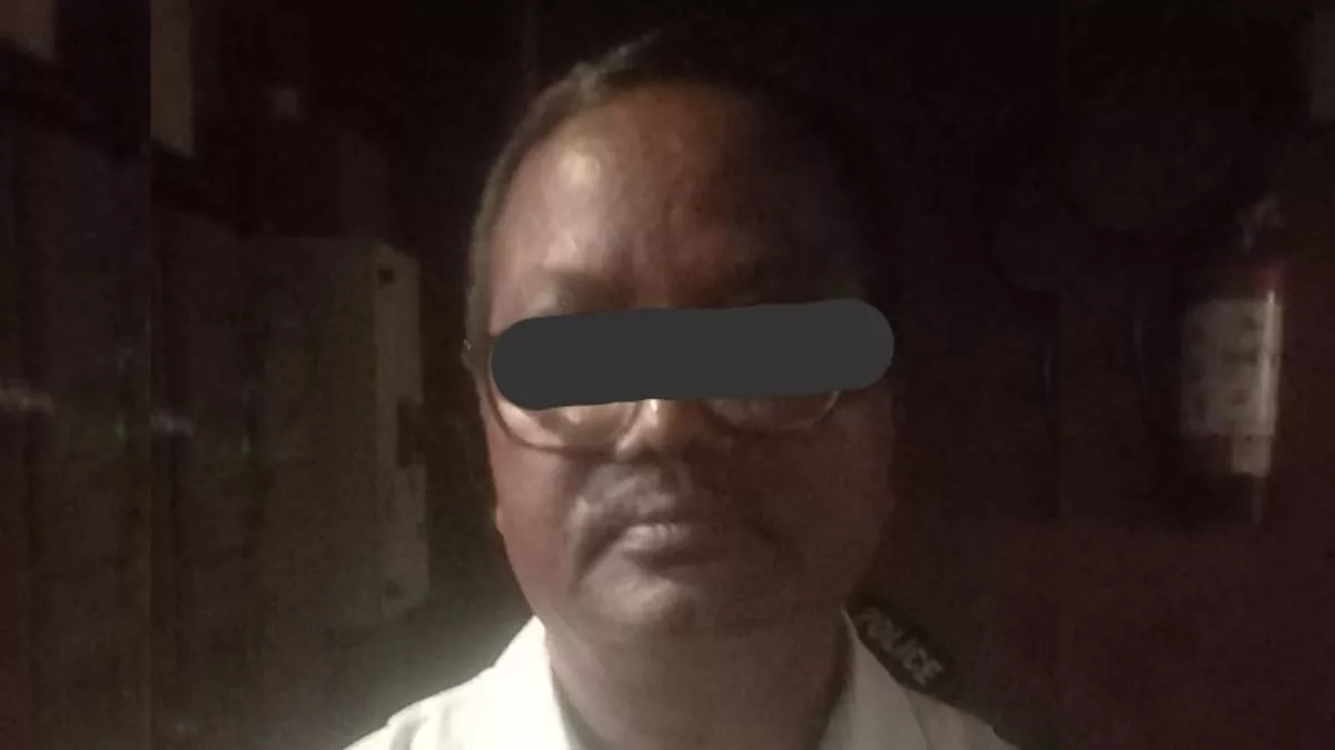 प्राथमिक विद्यालय में नौकरी के नाम पर ठगी के आरोप में हेडमास्टर गिरफ्तार