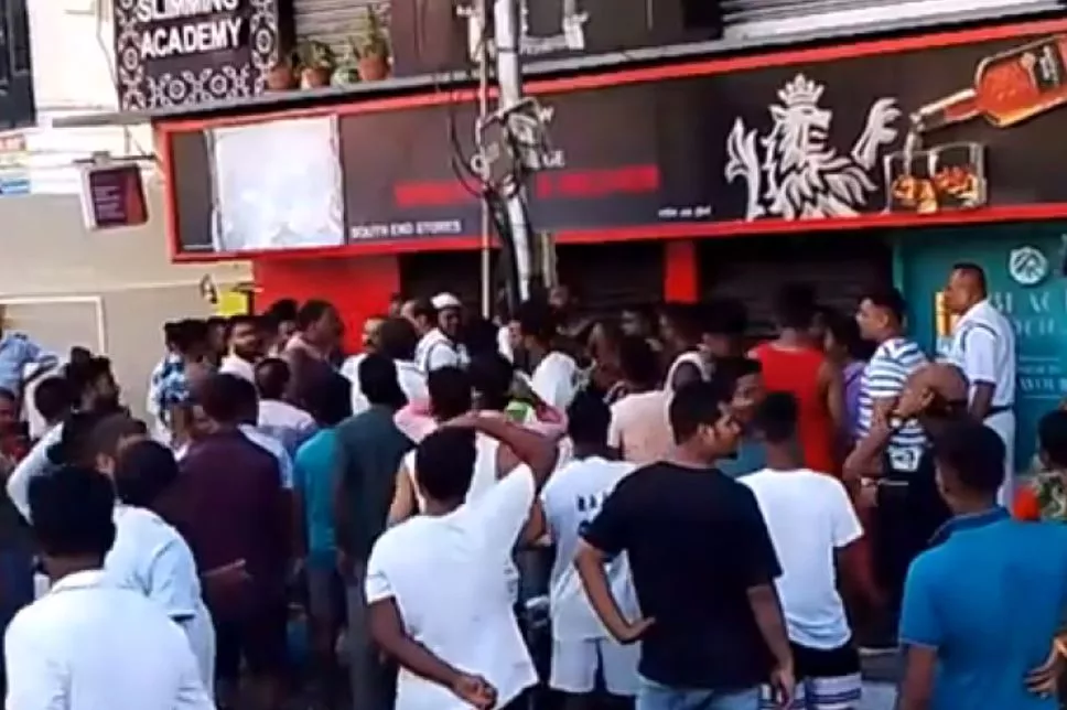 शराब की दुकान में हुआ बेलाइन तो पीट-पीट कर हत्या, रणक्षेत्र में तब्दील हुआ ढाकुरिया, 4 को पुलिस ने दबोचा