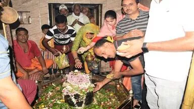 श्रावण मास : पांचवें सोमवार को शिवालयों में गूंज रहा बम-बम, दर्शन पूजन को लगी भक्तों की कतारें