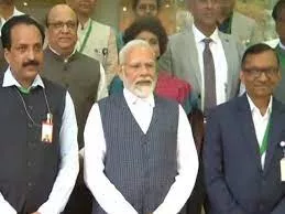 प्रधानमंत्री मिले इसरो प्रमुख एस सोमनाथ से, बेंगलुरु पहुंचकर चंद्रयान-3 की सफलता के लिए बधाई दी