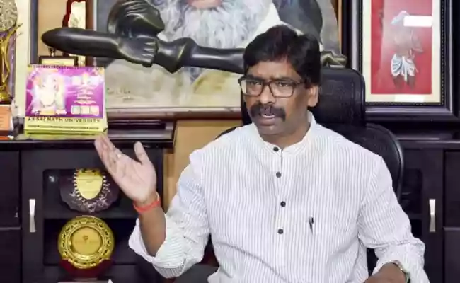 अवैध खनन मामले में झारखंड के मुख्यमंत्री सहित 20 के खिलाफ एफआईआर