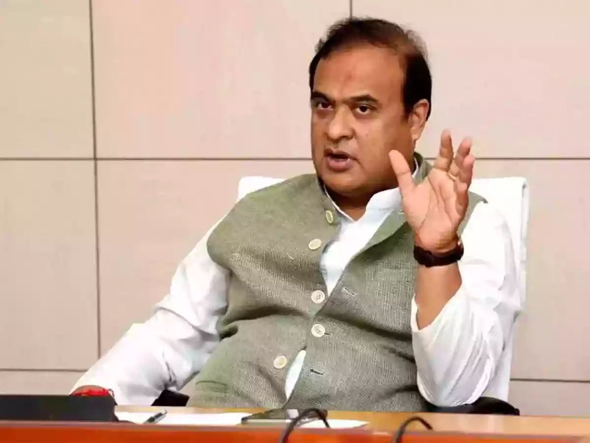 Assam CM urges Rahul Gandhi to renounce Gandhi surname