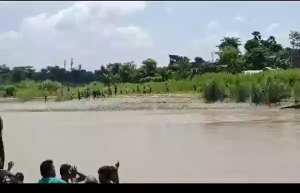 बिहार नौका दुर्घटना में लापता 14 लोगों में मासूम का शव सुबह नदी तट पर मिला, बाकी 13 की तलाश जारी