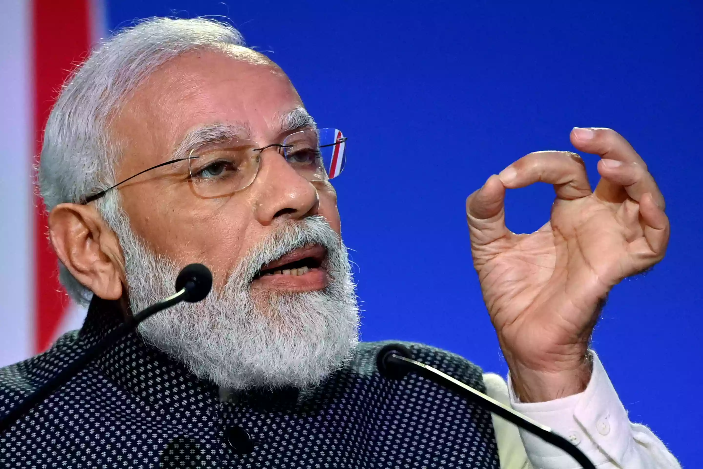 PM Modi slams Congress in Bhopal; warns first-time and female voters